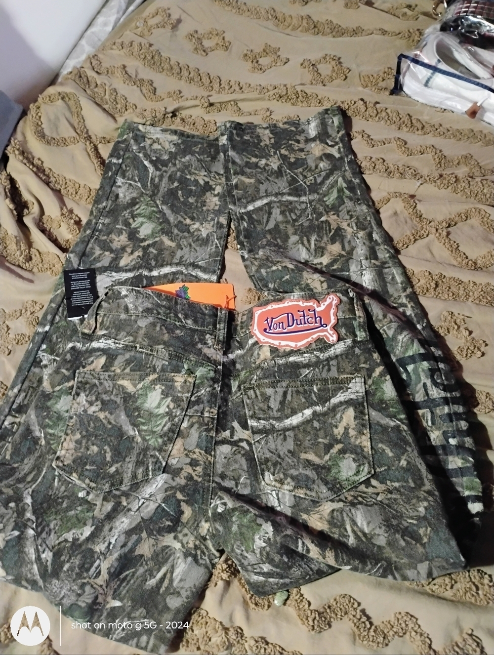 Von Dutch Green/Brown Camo Cargo Pants with Patch NWT - Picture 5 of 7